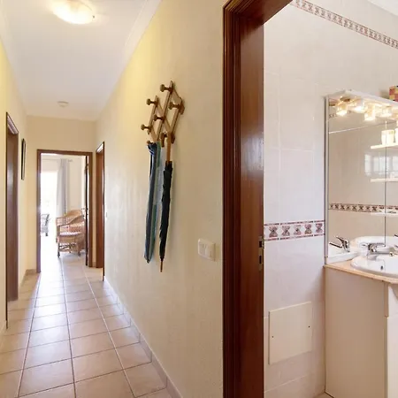 Yara With Terrace Appartement *