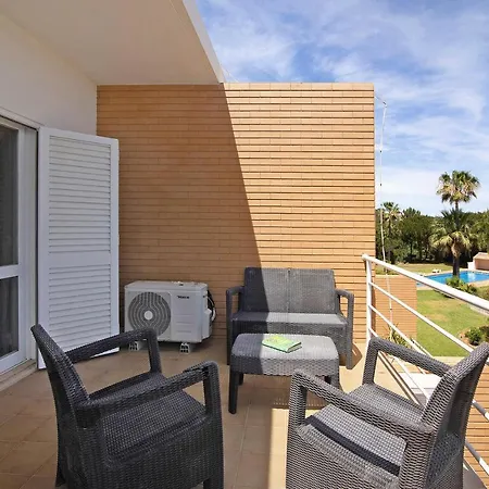 Yara With Terrace アルブフェイラ